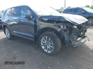 2024 Toyota Highlander XLE z VIN 5TDAAAB58RS057220, wystawiony jako IAAI lot #42299254 z przebiegiem 7 346 mil mil oraz . Historia ofert i sprzedaży dostępna na DreamBid. Obrazek 1.