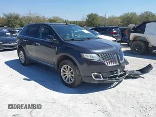2015 Lincoln MKX z VIN 2LMDJ6JK4FBL22259, wystawiony jako IAAI lot #41780900 z przebiegiem 175 200 mil mil oraz . Historia ofert i sprzedaży dostępna na DreamBid. Obrazek 1.