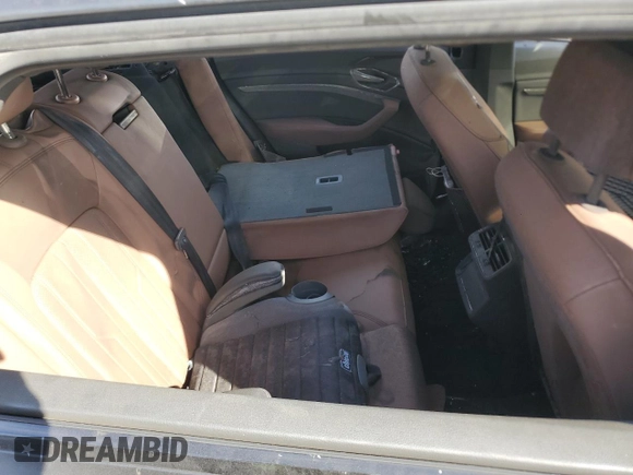 2019 Audi e-tron Premium Plus z VIN WA1LAAGE2KB013285, wystawiony jako Copart lot #61600395 z przebiegiem Nie podano mil oraz Nie do naprawy • Non repairable. Historia ofert i sprzedaży dostępna na DreamBid. Obrazek 10.