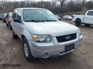 2006 Ford Escape Limited with VIN 1FMCU941X6KB87961, listed as a IAAI auction lot 41955616 with 144,202 mi miles. Bid and sale history available at carsss.com. Image 1.