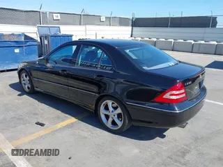 2005 Mercedes-Benz C 230 Kompressor с VIN WDBRF40J75F685297, выставлен на аукционе IAAI как лот 42234956 с пробегом 234 741 миль миль и . История ставок и продаж доступна на DreamBid. Изображение 3.
