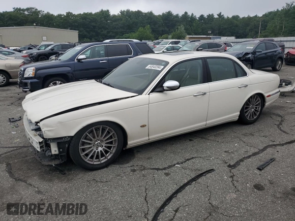2007 Jaguar XJ with VIN SAJWA71B67SH12726, listed as a Copart auction lot 64840394 with 71,363 mi miles and Salvage Title. Bid and sale history available at carsss.com. Image 1.