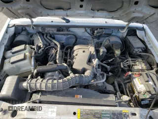 2005 Ford Ranger XL z VIN 1FTYR14UX5PB06420, wystawiony jako Copart lot #50777855 z przebiegiem 171 018 mil mil oraz Szkoda całkowita • Salvage title. Historia ofert i sprzedaży dostępna na DreamBid. Obrazek 12.