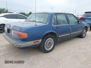 1990 Pontiac Bonneville z VIN 1G2HX54C6L1204370, wystawiony jako IAAI lot #42283309 z przebiegiem 114 427 mil mil oraz . Historia ofert i sprzedaży dostępna na DreamBid. Obrazek 4.