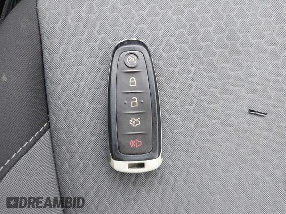 2019 Ford Escape SE with VIN 1FMCU0GD4KUA60347, listed as a IAAI auction lot 41918075 with 27,695 mi miles. Bid and sale history available at carsss.com. Image 11.