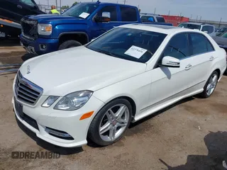 2013 Mercedes-Benz E 350 Luxury z VIN WDDHF5KB3DA737096, wystawiony jako IAAI lot #42378436 z przebiegiem 108 392 mil mil oraz . Historia ofert i sprzedaży dostępna na DreamBid. Obrazek 2.