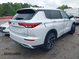 2022 Mitsubishi Outlander SE z VIN JA4J3UA86NZ013601, wystawiony jako IAAI lot #42009537 z przebiegiem 56 293 mil mil oraz . Historia ofert i sprzedaży dostępna na DreamBid. Obrazek 4.
