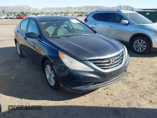 2013 Hyundai Sonata GLS z VIN 5NPEB4ACXDH810745, wystawiony jako IAAI lot #42257271 z przebiegiem 234 079 mil mil oraz . Historia ofert i sprzedaży dostępna na DreamBid. Obrazek 6.