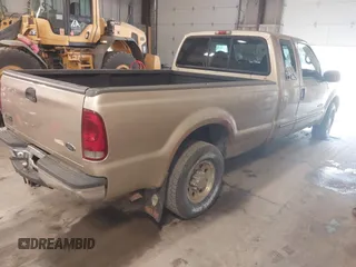 2000 Ford F-250 XL z VIN 1FTNX20F7YEB54544, wystawiony jako IAAI lot #42526065 z przebiegiem 119 737 mil mil oraz . Historia ofert i sprzedaży dostępna na DreamBid. Obrazek 4.