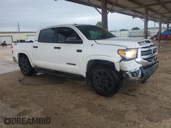 2017 Toyota Tundra SR5 z VIN 5TFEW5F15HX224577, wystawiony jako Copart lot #55704725 z przebiegiem 86 979 mil mil oraz Szkoda całkowita • Salvage title. Historia ofert i sprzedaży dostępna na DreamBid. Obrazek 4.