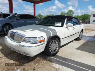 2006 Lincoln Town Car Signature z VIN 1LNHM81W36Y602874, wystawiony jako IAAI lot #42414765 z przebiegiem 121 459 mil mil oraz . Historia ofert i sprzedaży dostępna na DreamBid. Obrazek 17.