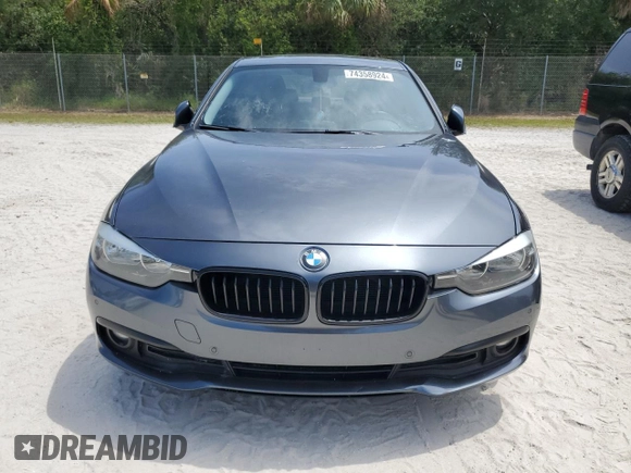 2016 BMW 3 Series 320i xDrive z VIN WBA8E5G51GNU20198, wystawiony jako Copart lot #74358924 z przebiegiem Nie podano mil oraz Nie do naprawy • Non repairable. Historia ofert i sprzedaży dostępna na DreamBid. Obrazek 5.