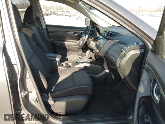 2018 Nissan Rogue SV z VIN JN8AT2MV0JW301660, wystawiony jako IAAI lot #41917845 z przebiegiem 112 416 mil mil oraz . Historia ofert i sprzedaży dostępna na DreamBid. Obrazek 5.
