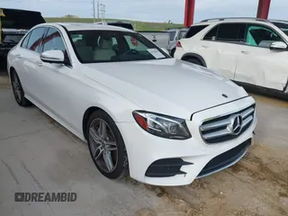 2020 Mercedes-Benz E 350 z VIN W1KZF8DB4LA833854, wystawiony jako IAAI lot #42424616 z przebiegiem 41 860 mil mil oraz . Historia ofert i sprzedaży dostępna na DreamBid. Obrazek 1.