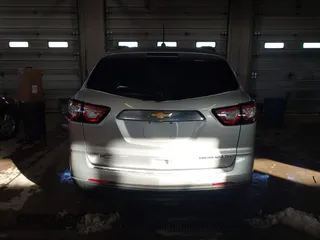 2015 Chevrolet Traverse LT with VIN 1GNKVHKD3FJ290821, listed as a IAAI auction lot 41496009 with 191,694 mi miles and . Bid and sale history available at DreamBid. Image 16.
