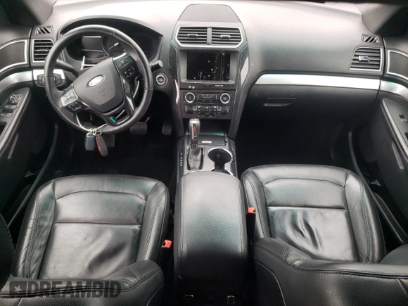 2017 Ford Explorer XLT z VIN 1FM5K8D85HGA31323, wystawiony jako Copart lot #62210725 z przebiegiem 135 643 mil mil oraz Szkoda całkowita • Salvage title. Historia ofert i sprzedaży dostępna na DreamBid. Obrazek 8.