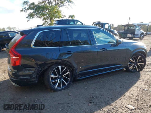 2021 Volvo XC90 Momentum with VIN YV4A22PKXM1689365, listed as a IAAI auction lot 40595807 with 81,284 mi miles. Bid and sale history available at carsss.com. Image 4.