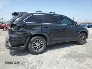 2018 Toyota Highlander SE with VIN 5TDKZRFH1JS537037, listed as a Copart auction lot 61818155 with 92,927 mi miles and Salvage title. Bid and sale history available at DreamBid. Image 3.