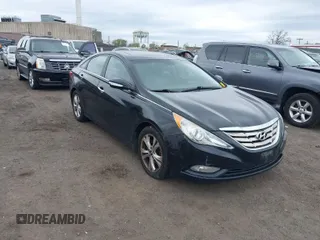 2013 Hyundai Sonata SE with VIN 5NPEC4ACXDH696923, listed as a IAAI auction lot 42088099 with 205,068 mi miles and . Bid and sale history available at carsss.com. Image 1.