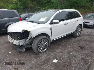 2013 Lincoln MKX z VIN 2LMDJ6JK9DBL27647, wystawiony jako IAAI lot #42140913 z przebiegiem 211 412 mil mil oraz . Historia ofert i sprzedaży dostępna na DreamBid. Obrazek 2.