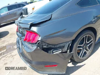 2019 Ford Mustang EcoBoost z VIN 1FA6P8TH1K5118026, wystawiony jako IAAI lot #42204167 z przebiegiem 66 425 mil mil oraz . Historia ofert i sprzedaży dostępna na DreamBid. Obrazek 6.