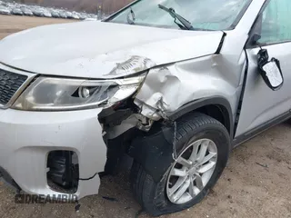 2015 Kia Sorento LX with VIN 5XYKT4A77FG621662, listed as a IAAI auction lot 41883976 with 62,540 mi miles. Bid and sale history available at carsss.com. Image 6.