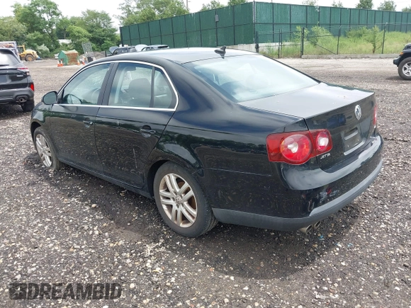 2008 Volkswagen Jetta SE with VIN 3VWRZ71K08M095770, listed as a IAAI auction lot 42552387 with 118,768 mi miles and . Bid and sale history available at DreamBid. Image 3.