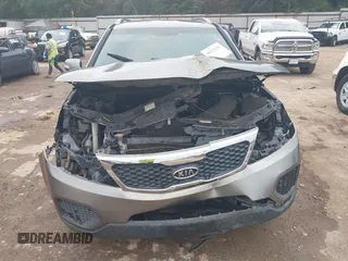 2011 Kia Sorento LX with VIN 5XYKT4A22BG149224, listed as a IAAI auction lot 40252333 with 183,619 mi miles. Bid and sale history available at carsss.com. Image 13.
