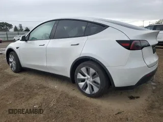 2024 Tesla Model Y Long Range z VIN 7SAYGDEE5RF075756, wystawiony jako Copart lot #48819465 z przebiegiem 10 457 mil mil oraz Szkoda całkowita • Salvage title. Historia ofert i sprzedaży dostępna na DreamBid. Obrazek 2.