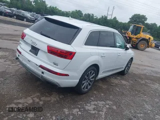 2017 Audi Q7 Premium Plus z VIN WA1LAAF74HD057367, wystawiony jako IAAI lot #42649847 z przebiegiem 90 204 mil mil oraz . Historia ofert i sprzedaży dostępna na DreamBid. Obrazek 4.