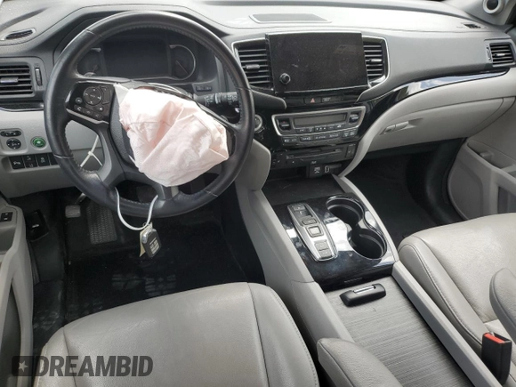 2021 Honda Pilot Touring 8-Passenger with VIN 5FNYF6H90MB079698, listed as a Copart auction lot 52011005 with 90,331 mi miles and Non repairable. Bid and sale history available at DreamBid. Image 8.