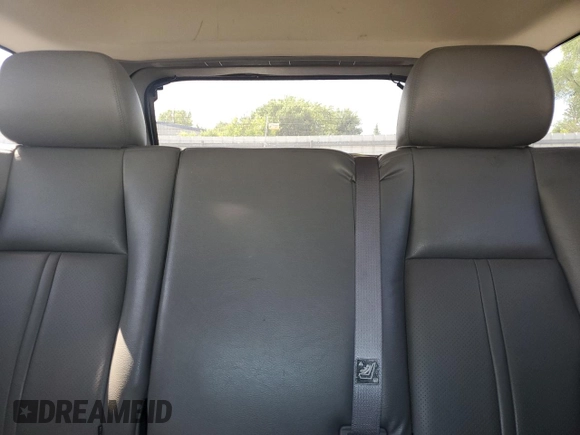 2005 Jeep Grand Cherokee Laredo with VIN 1J4GR48KX5C565762, listed as a Copart auction lot 63080115 with 122,349 mi miles and Salvage title. Bid and sale history available at DreamBid. Image 10.