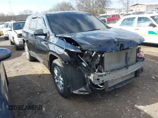 2020 Chevrolet Traverse LS with VIN 1GNEVFKW3LJ142005, listed as a IAAI auction lot 41668021 with 30,903 mi miles. Bid and sale history available at carsss.com. Image 1.