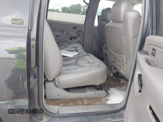 2004 Chevrolet Suburban LS z VIN 3GNEC16Z04G158694, wystawiony jako IAAI lot #42787780 z przebiegiem 344 747 mil mil oraz . Historia ofert i sprzedaży dostępna na DreamBid. Obrazek 8.