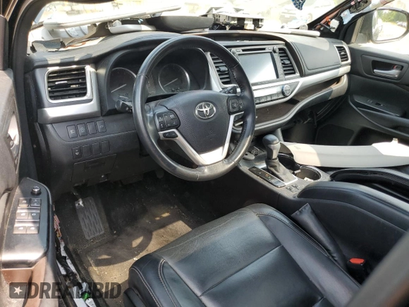 2017 Toyota Highlander XLE with VIN 5TDJZRFH9HS461668, listed as a Copart auction lot 60532375 with 82,923 mi miles and Salvage title. Bid and sale history available at DreamBid. Image 8.