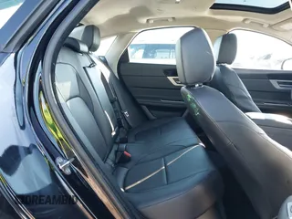 2019 Jaguar XF 25t Premium with VIN SAJBJ4FX5KCY78947, listed as a IAAI auction lot 41261473 with 68,891 mi miles. Bid and sale history available at carsss.com. Image 8.
