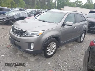 2015 Kia Sorento LX with VIN 5XYKTCA61FG573531, listed as a IAAI auction lot 42086854 with 226,393 mi miles. Bid and sale history available at carsss.com. Image 2.