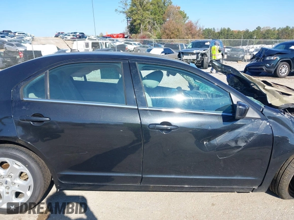 2010 Ford Fusion SE with VIN 3FAHP0HA3AR286591, listed as a IAAI auction lot 40957478 with 1 mi miles. Bid and sale history available at carsss.com. Image 13.