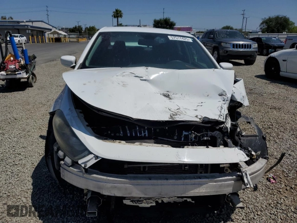 2015 Dodge Dart SXT z VIN 1C3CDFBB4FD118920, wystawiony jako Copart lot #57517425 z przebiegiem 86 187 mil mil oraz Szkoda całkowita • Salvage title. Historia ofert i sprzedaży dostępna na DreamBid. Obrazek 5.