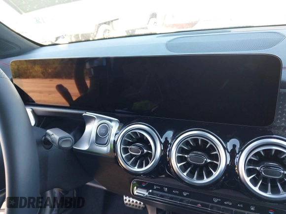2024 Mercedes-Benz EQB 300 z VIN W1N9M0KB2RN079416, wystawiony jako IAAI lot #40927378 z przebiegiem Nie podano mil oraz . Historia ofert i sprzedaży dostępna na DreamBid. Obrazek 15.