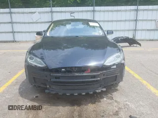 2013 Tesla Model S Performance z VIN 5YJSA1CP1DFP21827, wystawiony jako IAAI lot #42494897 z przebiegiem 148 150 mil mil oraz . Historia ofert i sprzedaży dostępna na DreamBid. Obrazek 13.