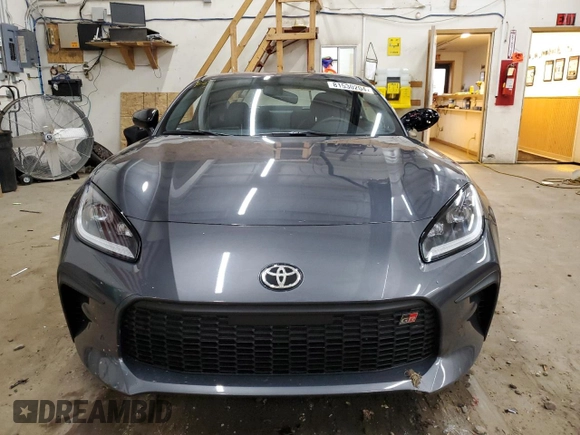 2024 Toyota GR86 Premium with VIN JF1ZNBE15R9761093, listed as a Copart auction lot 81530204 with 728 mi miles and Salvage Title. Bid and sale history available at carsss.com. Image 5.