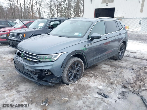 2022 Volkswagen Tiguan SE with VIN 3VV2B7AX2NM105314, listed as a IAAI auction lot 41655410 with 81,912 mi miles. Bid and sale history available at carsss.com. Image 17.