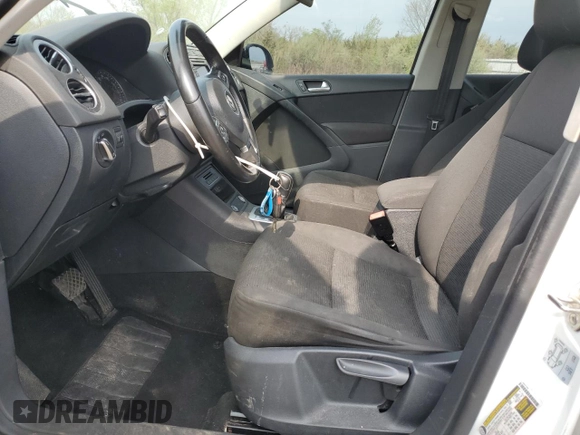 2018 Volkswagen Tiguan with VIN WVGBV7AX9JK000577, listed as a Copart auction lot 55118265 with 159,763 mi miles and Clean Title. Bid and sale history available at DreamBid. Image 7.
