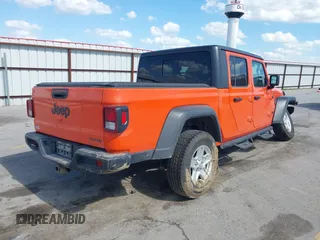 2020 Jeep Gladiator Sport S с VIN 1C6HJTAG1LL154854, выставлен на аукционе IAAI как лот 42272169 с пробегом 66 909 миль миль и . История ставок и продаж доступна на DreamBid. Изображение 4.