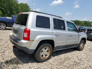 2011 Jeep Patriot Latitude z VIN 1J4NF1GB5BD169390, wystawiony jako Copart lot #60329775 z przebiegiem 207 126 mil mil oraz Czysty tytuł • Clean title. Historia ofert i sprzedaży dostępna na DreamBid. Obrazek 3.