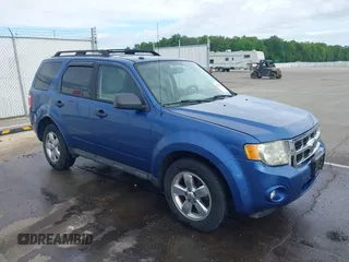 2010 Ford Escape XLT z VIN 1FMCU0D79AKC48435, wystawiony jako IAAI lot #42230904 z przebiegiem 137 530 mil mil oraz . Historia ofert i sprzedaży dostępna na DreamBid. Obrazek 1.