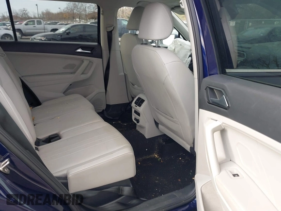 2023 Volkswagen Tiguan SE z VIN 3VVMB7AX3PM006867, wystawiony jako IAAI lot #40793976 z przebiegiem 29 648 mil mil oraz . Historia ofert i sprzedaży dostępna na DreamBid. Obrazek 8.