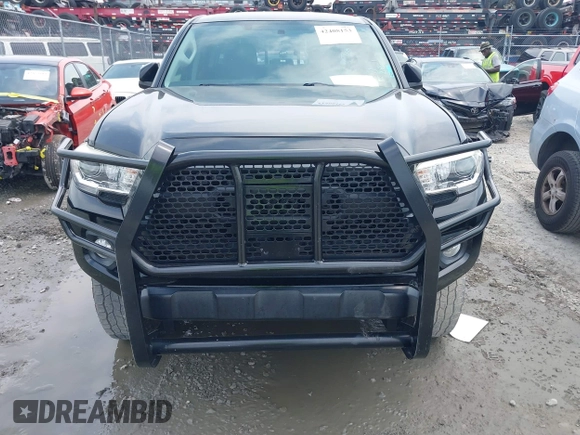 2016 Toyota Tacoma SR5 z VIN 5TFAZ5CN6GX012718, wystawiony jako IAAI lot #42408153 z przebiegiem 136 571 mil mil oraz . Historia ofert i sprzedaży dostępna na DreamBid. Obrazek 12.