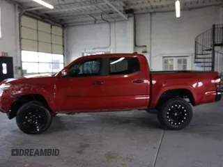 2019 Toyota Tacoma SR z VIN 3TMCZ5AN9KM215368, wystawiony jako Copart lot #58603195 z przebiegiem 84 380 mil mil oraz Szkoda całkowita • Salvage title. Historia ofert i sprzedaży dostępna na DreamBid. Obrazek 4.